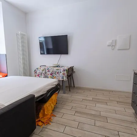 Sun Apartment *