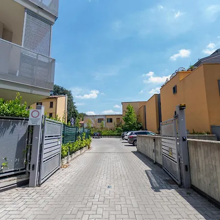 Sun Apartment *